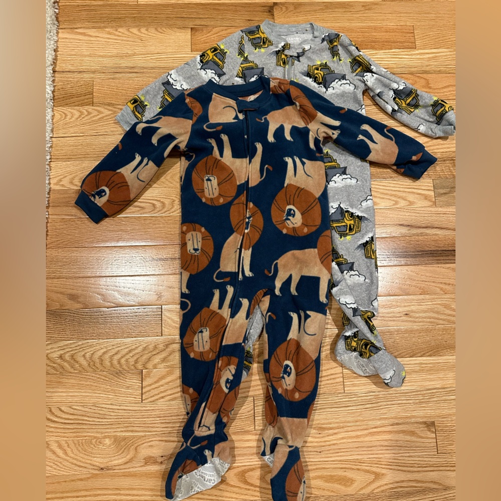 Carters 2t Zip up footie pajamas bundle